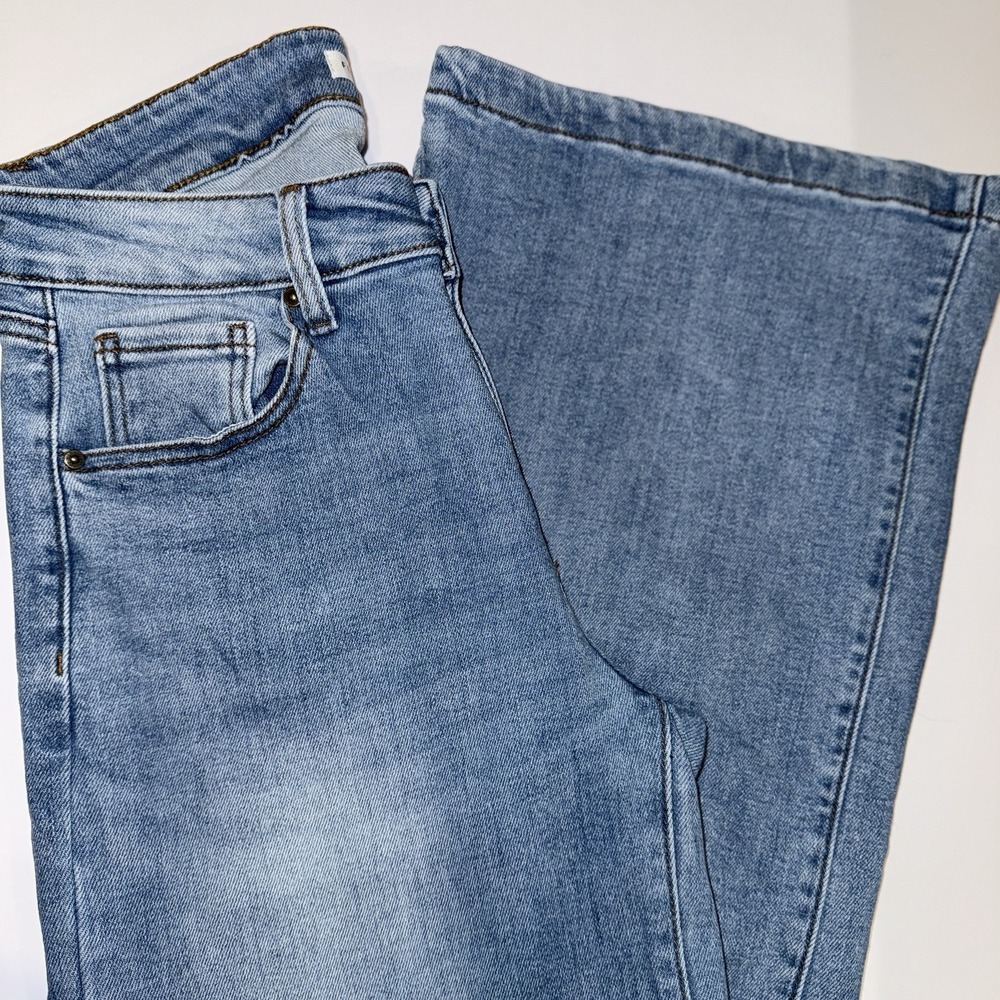 Fire & Rain Women's Mid Rise Wide Leg Jeans Size 9 Blue Medium Wash Flare Boho